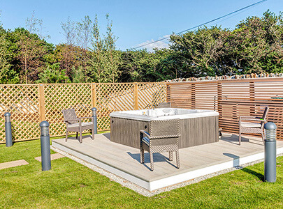 AB Sundecks Decking Surrounding Hot Tub